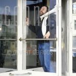 27-01-1984 Urbanus on location.

[keywords]Posed, revolving door[/keywords]